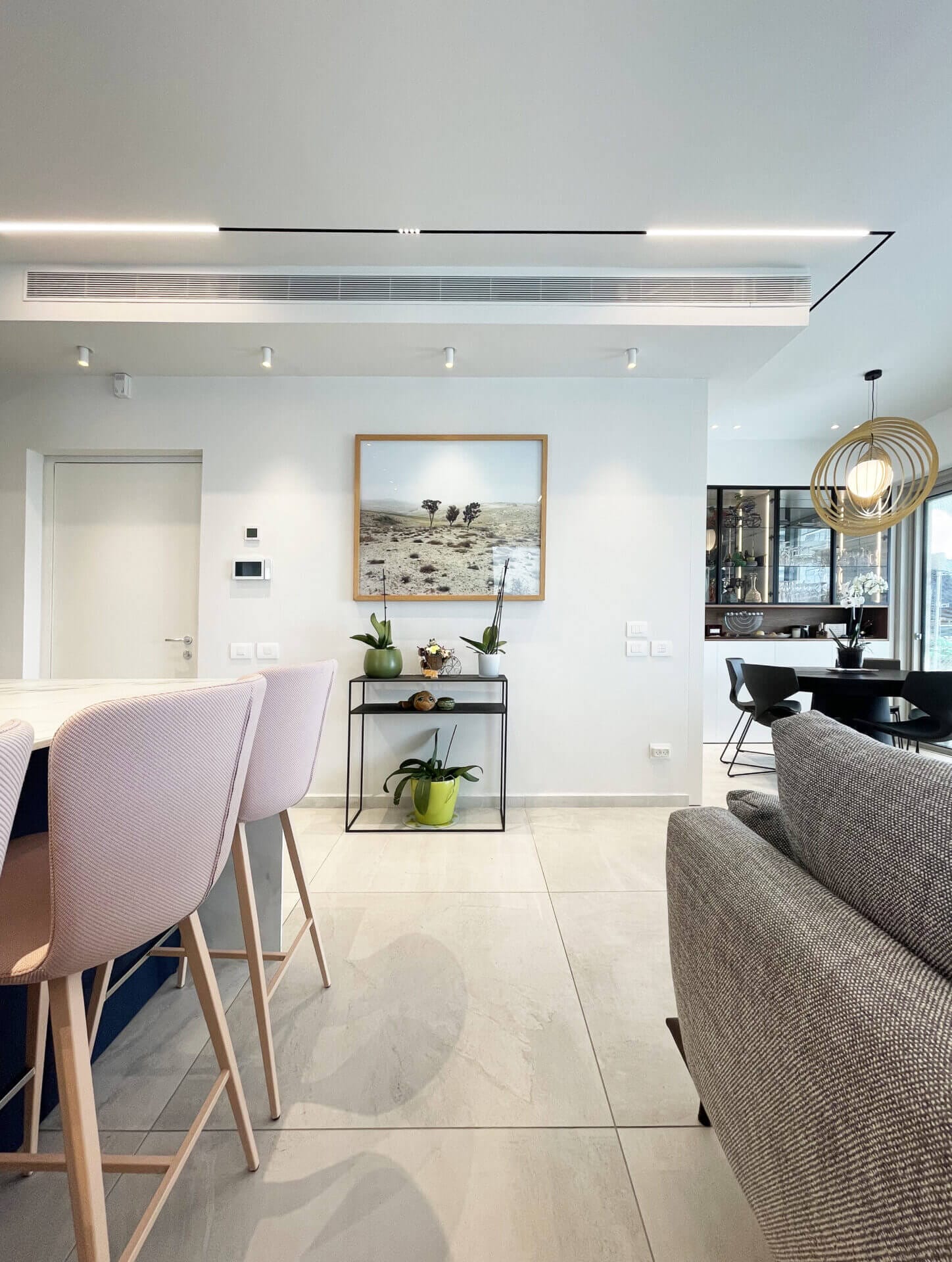 Different kinds of lighting in ceiling in room