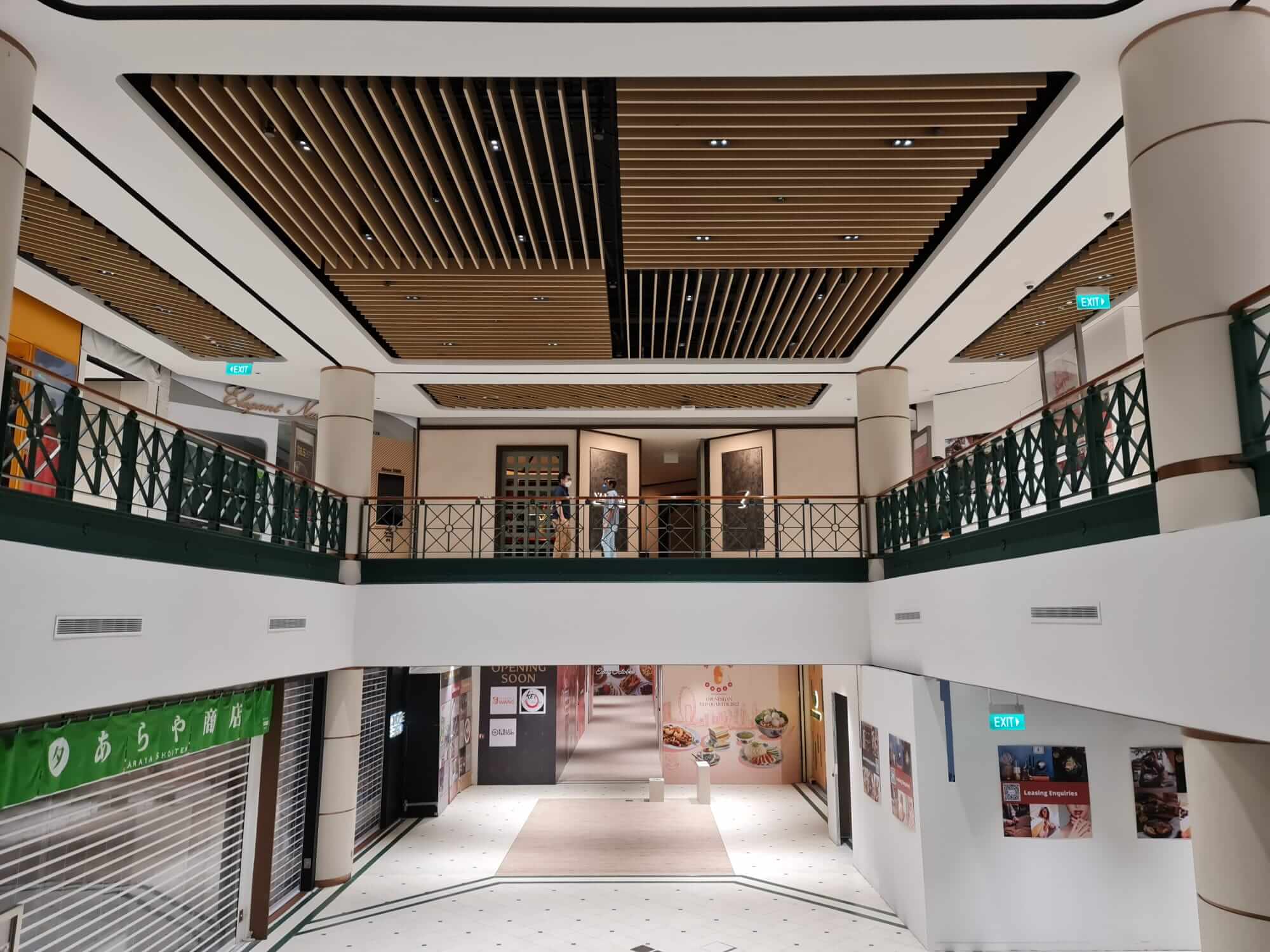 Overview Tanglin Mall inside