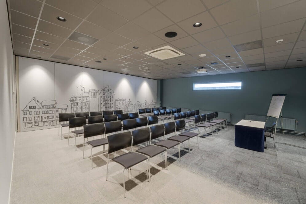 Room with chairs for meetings
