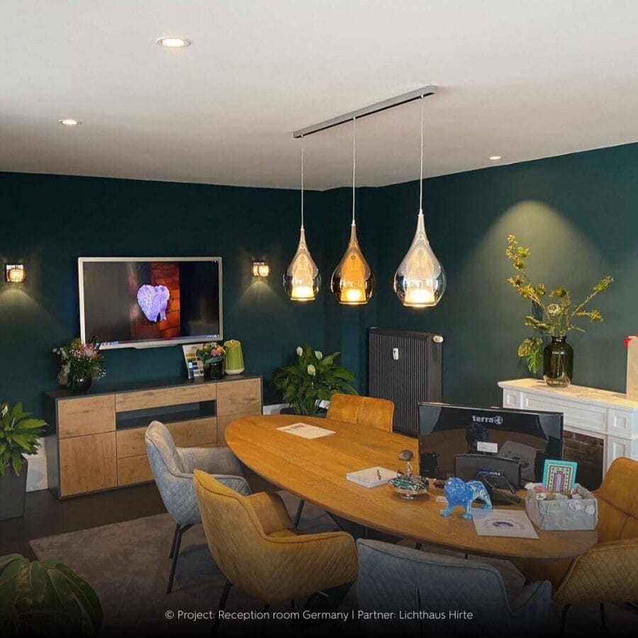 Reception room with Karizma Luces Corsa in the ceiling.