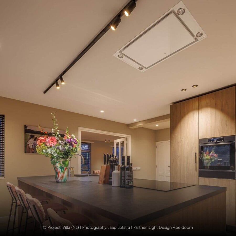 Dea Juno Q XS 48 V track system in kitchen.