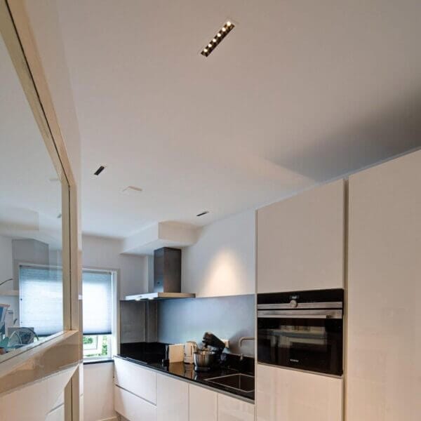 Kitchen with Sei in white.