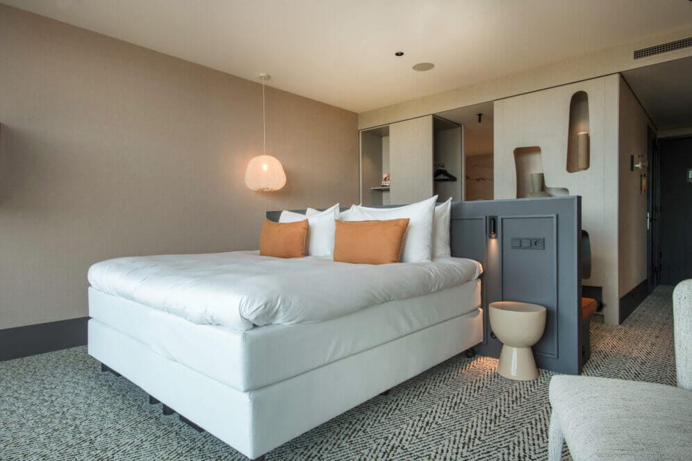 Modern luxurious bedroom